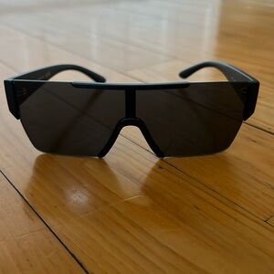 Burberry Black Oversized style# BE4291